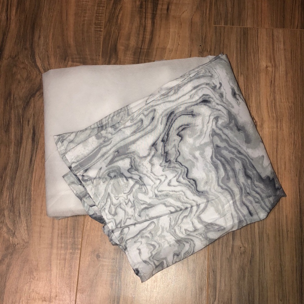 Full Size Marble Bedskirt